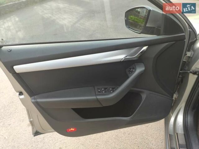 Бежевый Шкода Октавия, объемом двигателя 1.6 л и пробегом 262 тыс. км за 11500 $, фото 19 на Automoto.ua