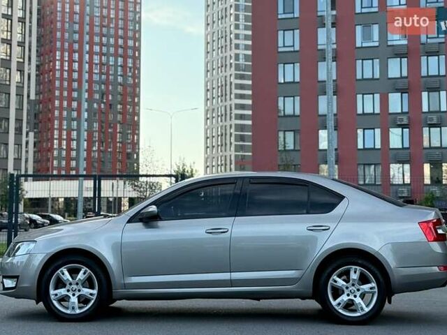 Бежевий Шкода Октавія, об'ємом двигуна 1.2 л та пробігом 202 тис. км за 8950 $, фото 6 на Automoto.ua