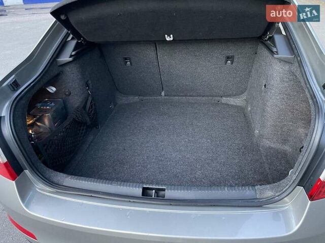 Бежевый Шкода Октавия, объемом двигателя 1.2 л и пробегом 205 тыс. км за 7900 $, фото 12 на Automoto.ua