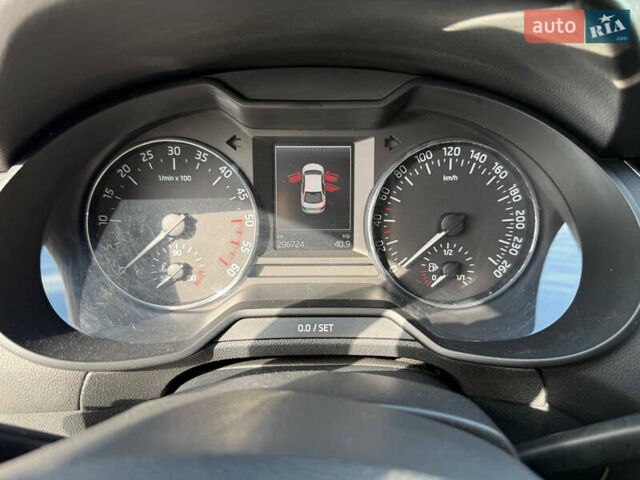 Шкода Октавия 2014 в Киеве на Automoto.ua Бежевый Шкода Октавия, объемом двигателя 1.6 л и пробегом 297 тыс. км за 11000 $, фото 14 на Automoto.ua