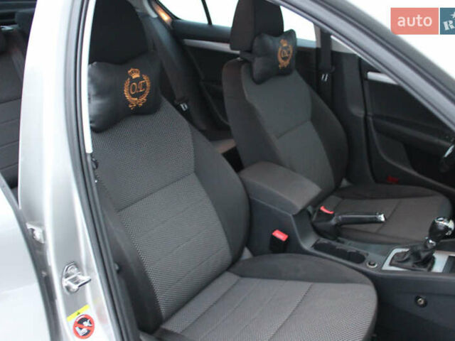 Бежевий Шкода Октавія, об'ємом двигуна 1.8 л та пробігом 230 тис. км за 9919 $, фото 19 на Automoto.ua