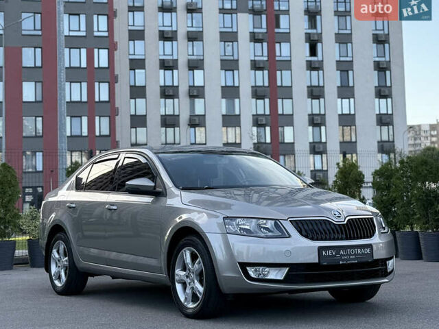 Бежевий Шкода Октавія, об'ємом двигуна 1.2 л та пробігом 202 тис. км за 8950 $, фото 4 на Automoto.ua