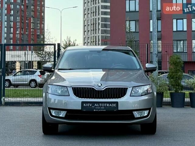 Бежевий Шкода Октавія, об'ємом двигуна 1.2 л та пробігом 202 тис. км за 8950 $, фото 2 на Automoto.ua