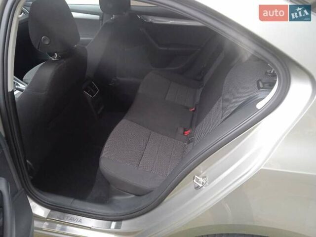 Бежевий Шкода Октавія, об'ємом двигуна 1.6 л та пробігом 160 тис. км за 9450 $, фото 15 на Automoto.ua