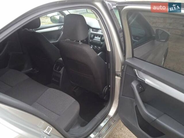 Бежевий Шкода Октавія, об'ємом двигуна 1.6 л та пробігом 160 тис. км за 9450 $, фото 13 на Automoto.ua