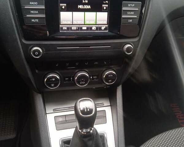 Бежевий Шкода Октавія, об'ємом двигуна 1.6 л та пробігом 160 тис. км за 9450 $, фото 12 на Automoto.ua