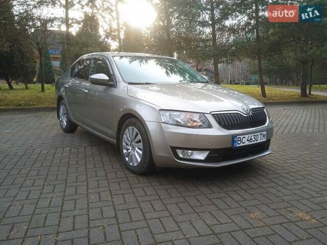 Бежевый Шкода Октавия, объемом двигателя 1.6 л и пробегом 161 тыс. км за 9400 $, фото 1 на Automoto.ua