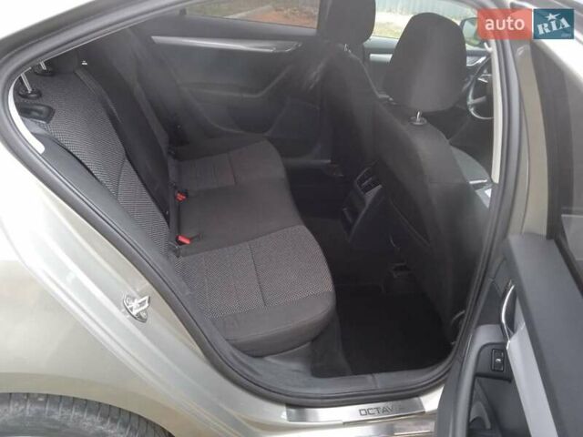 Бежевий Шкода Октавія, об'ємом двигуна 1.6 л та пробігом 160 тис. км за 9450 $, фото 14 на Automoto.ua