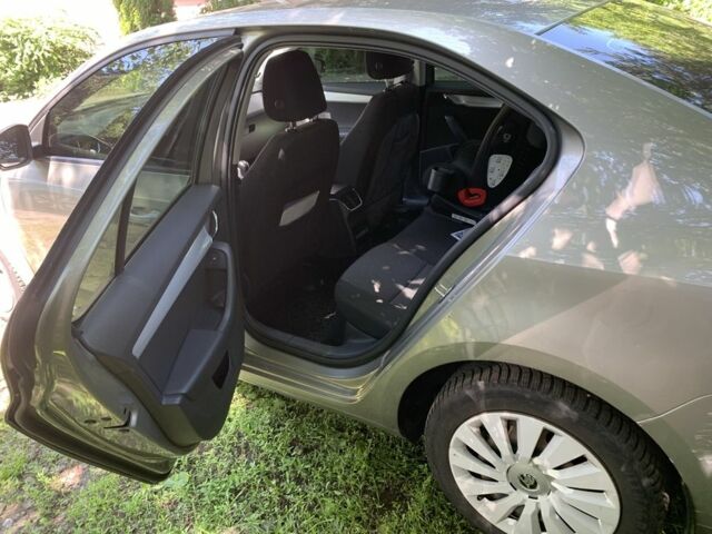 Бежевий Шкода Октавія, об'ємом двигуна 1.4 л та пробігом 250 тис. км за 10000 $, фото 4 на Automoto.ua