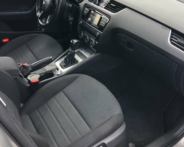 Шкода Октавия 2015 в Хусте на Automoto.ua Бежевый Шкода Октавия, объемом двигателя 1.8 л и пробегом 233 тыс. км за 13100 $, фото 8 на Automoto.ua