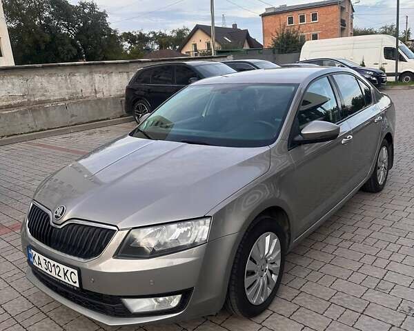 Шкода Октавия 2015 в Львове на Automoto.ua Бежевый Шкода Октавия, объемом двигателя 1.4 л и пробегом 191 тыс. км за 10400 $, фото 3 на Automoto.ua