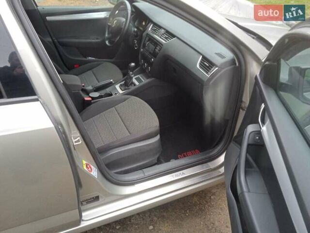 Бежевый Шкода Октавия, объемом двигателя 1.6 л и пробегом 161 тыс. км за 9400 $, фото 18 на Automoto.ua