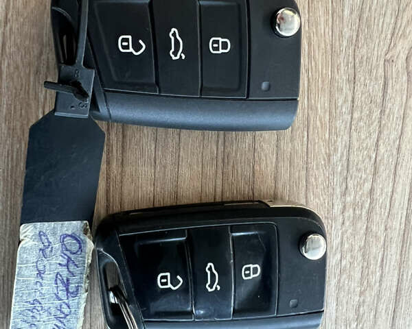 Бежевый Шкода Октавия, объемом двигателя 1.8 л и пробегом 231 тыс. км за 10900 $, фото 44 на Automoto.ua