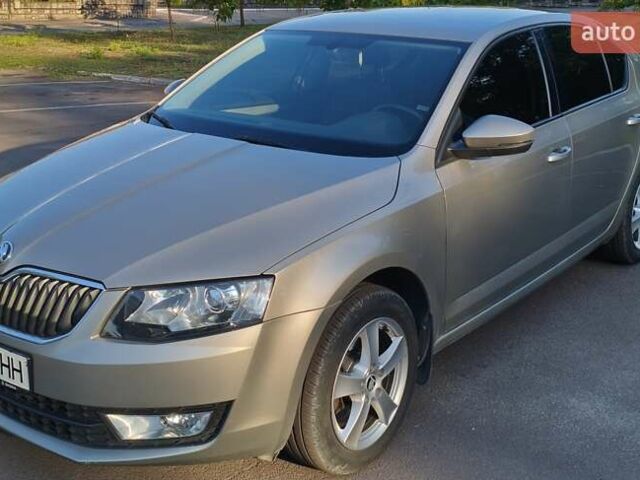 Бежевий Шкода Октавія, об'ємом двигуна 1.8 л та пробігом 211 тис. км за 12800 $, фото 1 на Automoto.ua