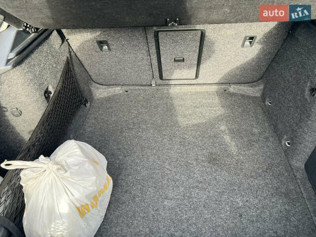 Бежевый Шкода Октавия, объемом двигателя 1.8 л и пробегом 231 тыс. км за 10900 $, фото 9 на Automoto.ua