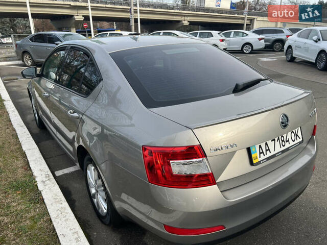 Бежевый Шкода Октавия, объемом двигателя 1.8 л и пробегом 231 тыс. км за 10900 $, фото 3 на Automoto.ua