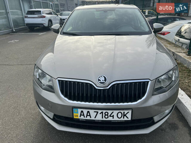 Бежевый Шкода Октавия, объемом двигателя 1.8 л и пробегом 231 тыс. км за 10900 $, фото 5 на Automoto.ua