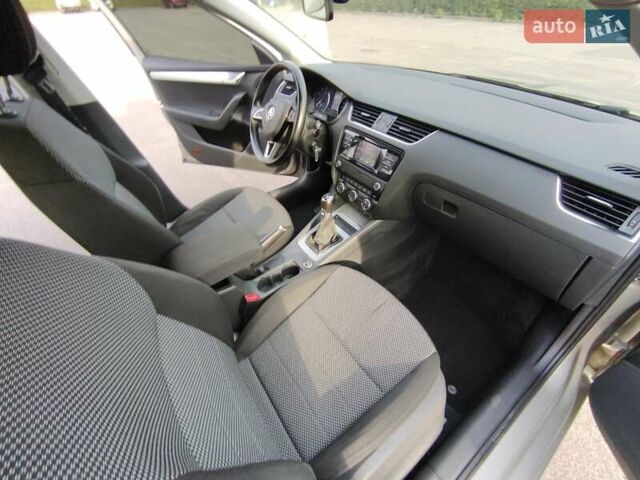 Бежевий Шкода Октавія, об'ємом двигуна 1.8 л та пробігом 211 тис. км за 12800 $, фото 6 на Automoto.ua