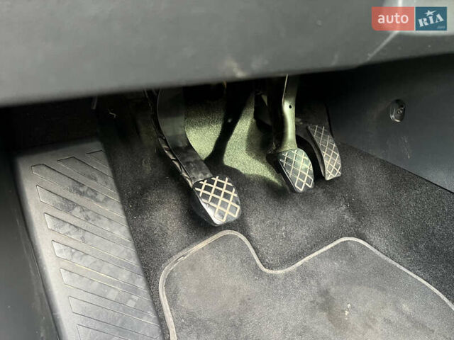 Бежевый Шкода Октавия, объемом двигателя 1.8 л и пробегом 231 тыс. км за 10900 $, фото 13 на Automoto.ua