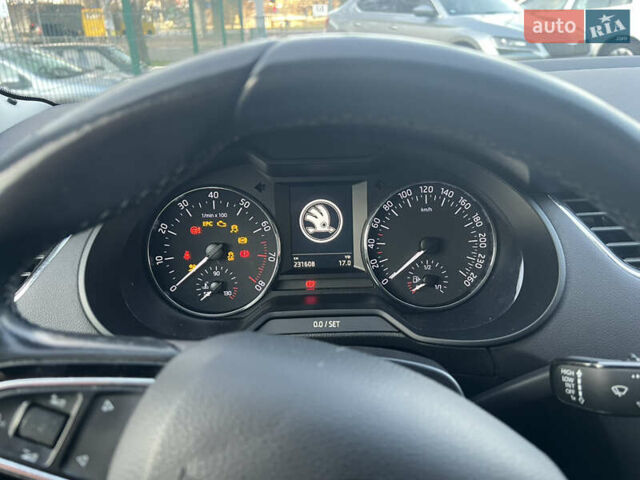 Бежевый Шкода Октавия, объемом двигателя 1.8 л и пробегом 231 тыс. км за 10900 $, фото 51 на Automoto.ua