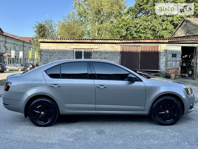 Бежевый Шкода Октавия, объемом двигателя 1.8 л и пробегом 156 тыс. км за 13500 $, фото 5 на Automoto.ua