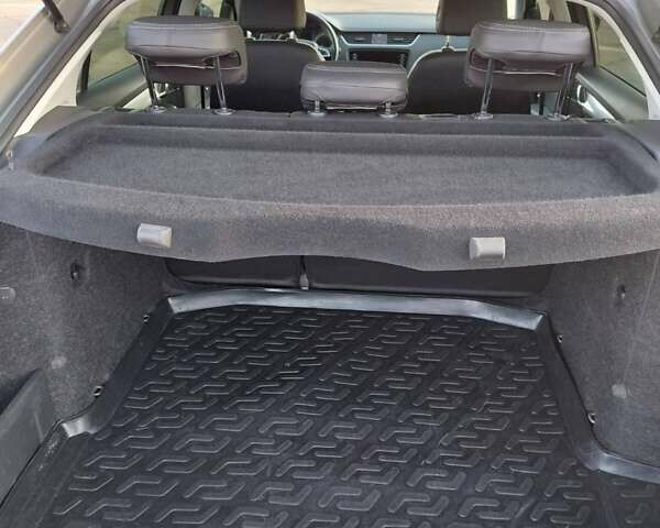 Бежевий Шкода Октавія, об'ємом двигуна 1.4 л та пробігом 185 тис. км за 13800 $, фото 15 на Automoto.ua