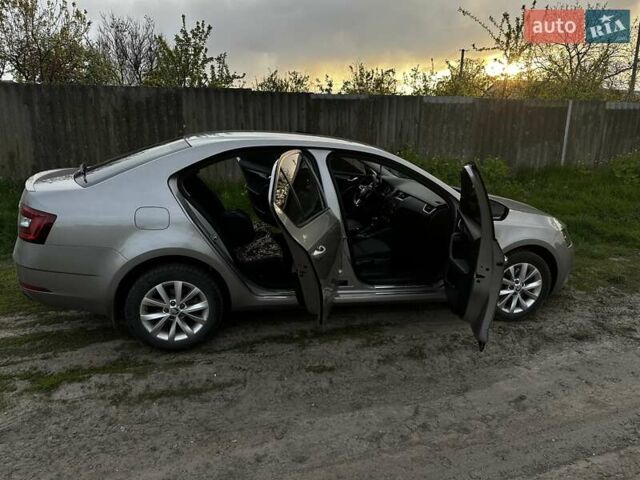 Бежевый Шкода Октавия, объемом двигателя 1.8 л и пробегом 80 тыс. км за 19100 $, фото 2 на Automoto.ua