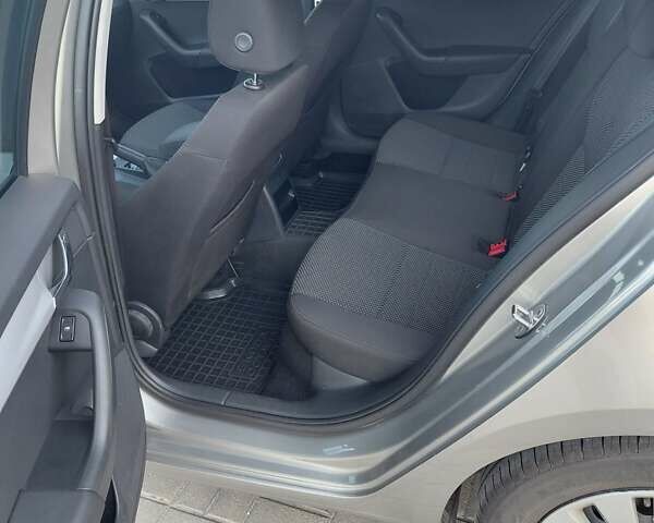 Бежевий Шкода Октавія, об'ємом двигуна 1.6 л та пробігом 110 тис. км за 15200 $, фото 6 на Automoto.ua