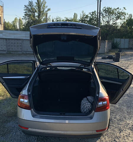 Бежевий Шкода Октавія, об'ємом двигуна 1.4 л та пробігом 163 тис. км за 13800 $, фото 11 на Automoto.ua