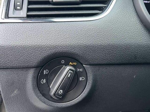 Бежевый Шкода Октавия, объемом двигателя 1.4 л и пробегом 137 тыс. км за 12600 $, фото 6 на Automoto.ua