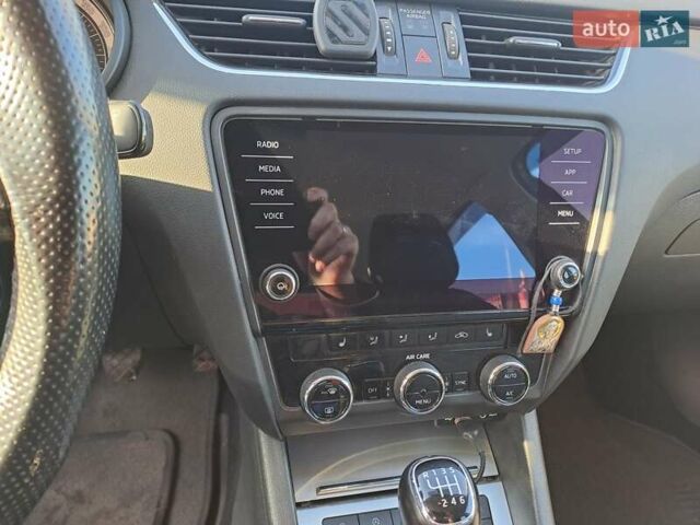 Бежевый Шкода Октавия, объемом двигателя 1.4 л и пробегом 57 тыс. км за 15500 $, фото 12 на Automoto.ua
