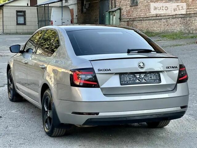Бежевый Шкода Октавия, объемом двигателя 1.8 л и пробегом 156 тыс. км за 13500 $, фото 6 на Automoto.ua