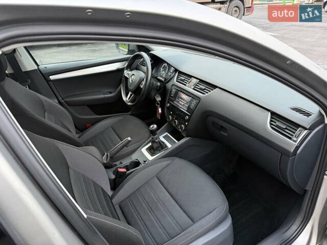 Бежевый Шкода Октавия, объемом двигателя 2 л и пробегом 105 тыс. км за 16950 $, фото 76 на Automoto.ua