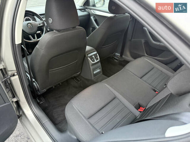 Бежевый Шкода Октавия, объемом двигателя 2 л и пробегом 105 тыс. км за 16950 $, фото 65 на Automoto.ua