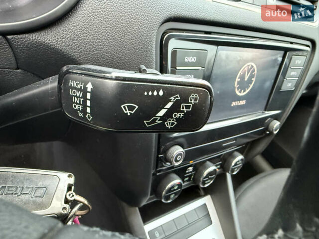 Бежевый Шкода Октавия, объемом двигателя 2 л и пробегом 105 тыс. км за 16950 $, фото 52 на Automoto.ua