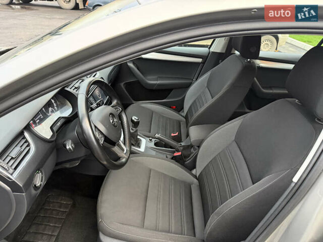 Бежевый Шкода Октавия, объемом двигателя 2 л и пробегом 105 тыс. км за 16950 $, фото 47 на Automoto.ua