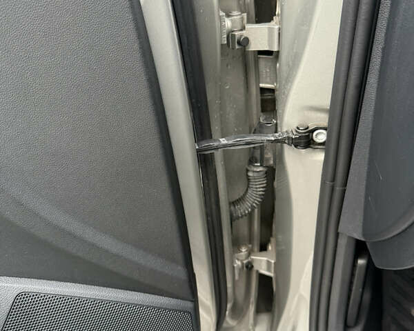 Бежевый Шкода Октавия, объемом двигателя 2 л и пробегом 105 тыс. км за 16950 $, фото 45 на Automoto.ua