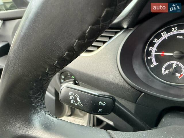 Бежевый Шкода Октавия, объемом двигателя 2 л и пробегом 105 тыс. км за 16950 $, фото 53 на Automoto.ua