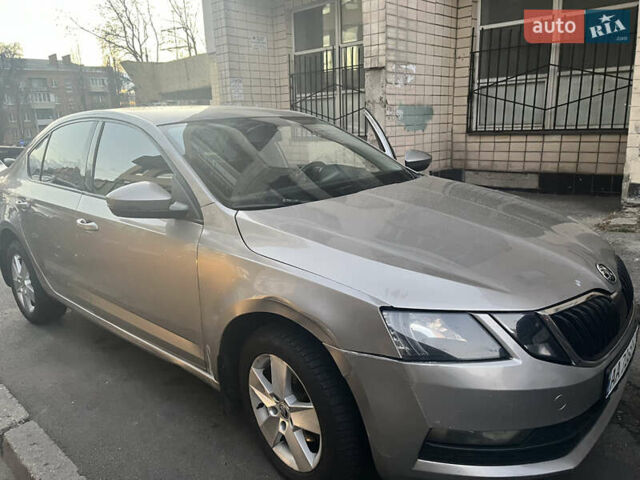 Бежевий Шкода Октавія, об'ємом двигуна 1.4 л та пробігом 160 тис. км за 12000 $, фото 2 на Automoto.ua