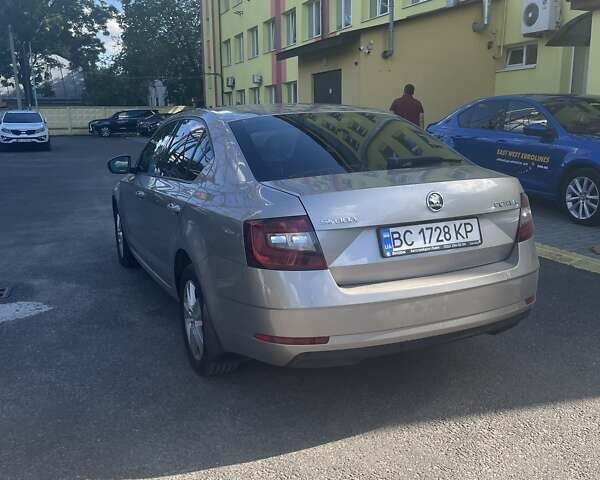 Бежевый Шкода Октавия, объемом двигателя 1.4 л и пробегом 172 тыс. км за 15500 $, фото 1 на Automoto.ua