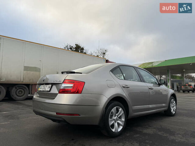 Бежевый Шкода Октавия, объемом двигателя 2 л и пробегом 105 тыс. км за 16950 $, фото 14 на Automoto.ua