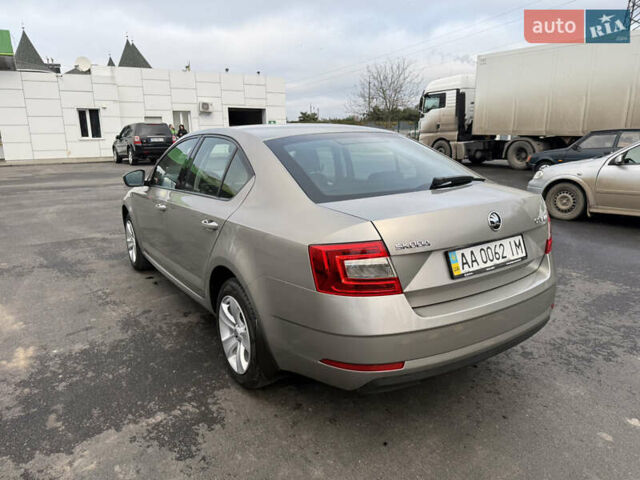 Бежевый Шкода Октавия, объемом двигателя 2 л и пробегом 105 тыс. км за 16950 $, фото 18 на Automoto.ua