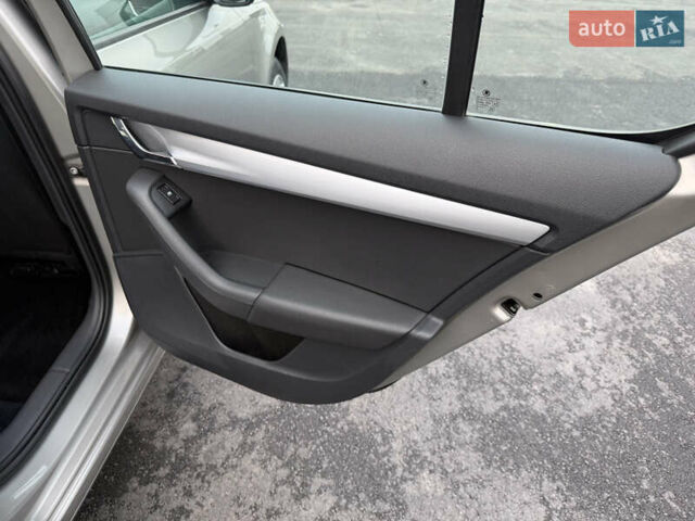 Бежевый Шкода Октавия, объемом двигателя 2 л и пробегом 105 тыс. км за 16950 $, фото 66 на Automoto.ua