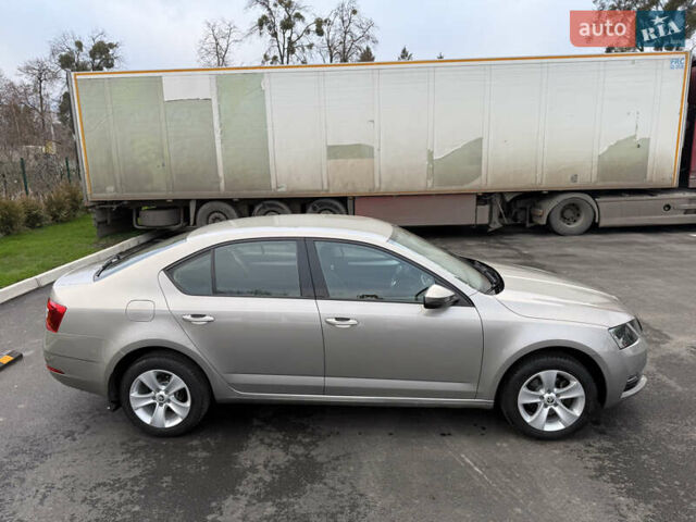 Бежевый Шкода Октавия, объемом двигателя 2 л и пробегом 105 тыс. км за 16950 $, фото 10 на Automoto.ua