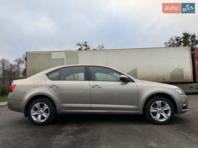 Бежевый Шкода Октавия, объемом двигателя 2 л и пробегом 105 тыс. км за 16950 $, фото 11 на Automoto.ua