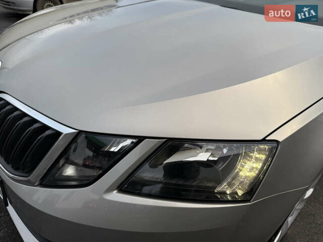 Бежевый Шкода Октавия, объемом двигателя 2 л и пробегом 105 тыс. км за 16950 $, фото 24 на Automoto.ua