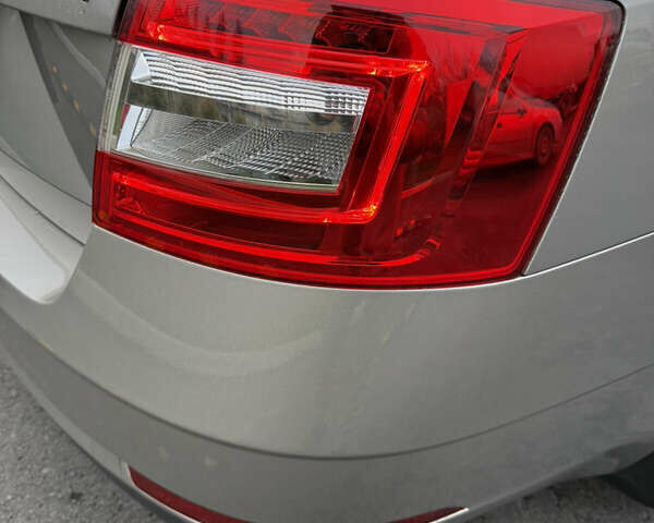 Бежевый Шкода Октавия, объемом двигателя 2 л и пробегом 105 тыс. км за 16950 $, фото 35 на Automoto.ua