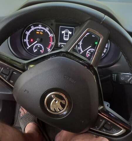 Бежевий Шкода Октавія, об'ємом двигуна 1.6 л та пробігом 260 тис. км за 14500 $, фото 4 на Automoto.ua