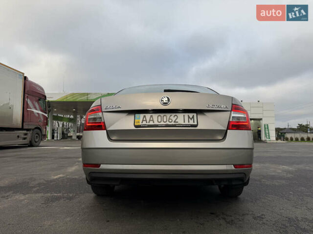 Бежевый Шкода Октавия, объемом двигателя 2 л и пробегом 105 тыс. км за 16950 $, фото 17 на Automoto.ua