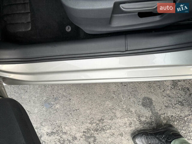 Бежевый Шкода Октавия, объемом двигателя 2 л и пробегом 105 тыс. км за 16950 $, фото 44 на Automoto.ua